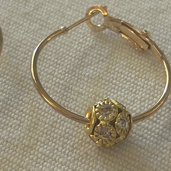 HUGE SALE! NEW GORGEOUS GOLD TONE LEVER BACK HOOP EARRINGS RHINESTONE BALLS - Picture 5 of 5